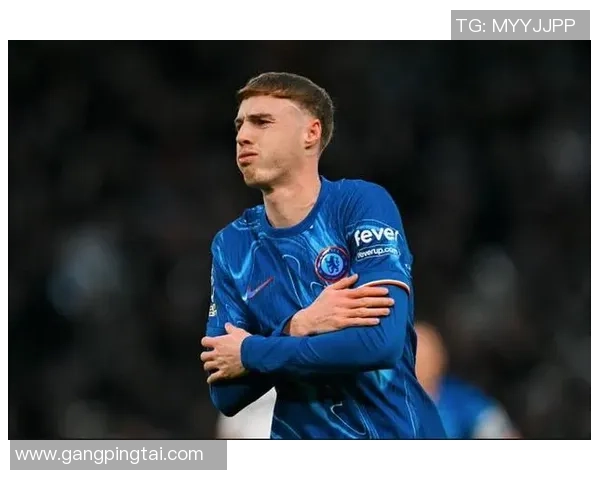 5天前脚趾骨折，帕尔默今日现已参加了切尔西的集训